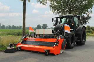 Kehrmaschine für große Flächen