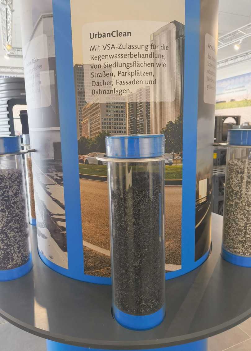 UrbanClean wurde neben dem Rückhalt von AFS, Schwermetallen und MKW zusätzlich für einen hohen Rückhalt organischer Mikroschadstoffe konzipiert. | Foto: B_I/Valdix