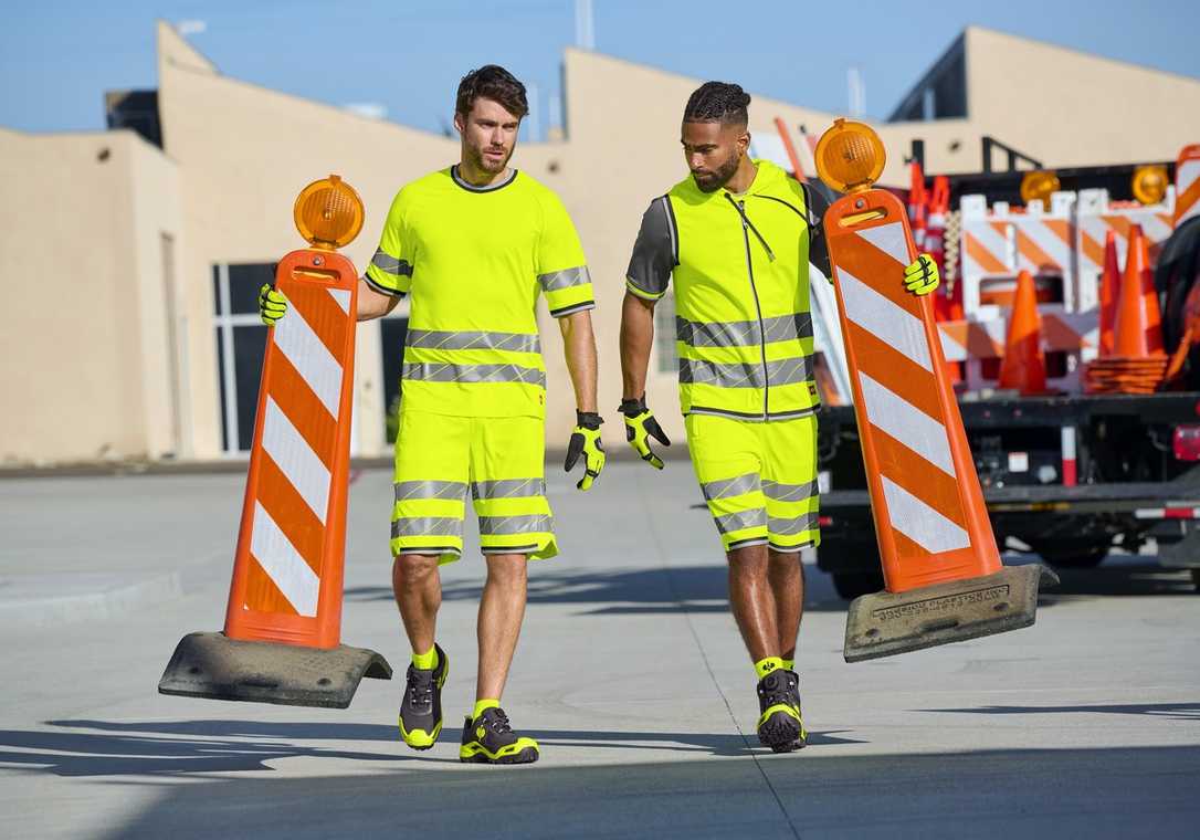 Warnkleidung mit UV- und Hitzeschutz: Atmungsaktive Workwear für den Sommer