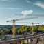 Liebherr-Faserseilkrane meistern das Nadelöhr an der Ulmer Wallstraßenbrücke