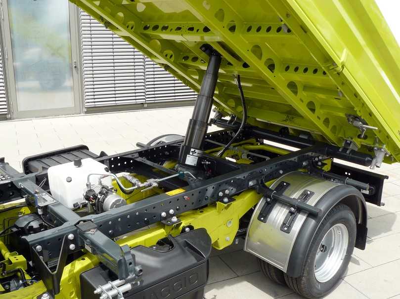 Typische Meiller: gewichtsoptimierte Konstruktion, Kippzylinder aus eigener Fertigung. | Foto: Randolf Unruh