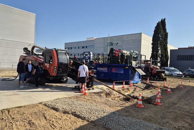Die Nachfrage nach größeren Bohrgeräten nimmt zu. Diesem Trend folgend zeigte Ditch Witch in diesem Jahr unter anderem eine JT 120 in Kombination mit einer Recyclinganlage der Tochterfirma American Augers. | Foto: B_I Medien/zu Eulenburg