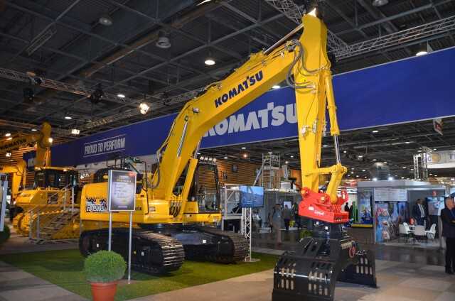 Komatsu-Hybridbagger weiterentwickelt