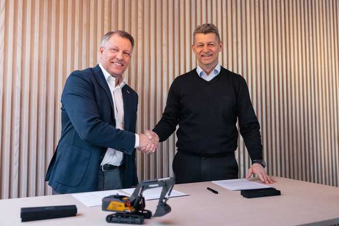 Volvo und Hitachi Energy planen die Baustelle als Gesamtsystem