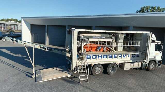 Feuertaufe für selbst gebaute Recyclinganlage Feuertaufe für selbst gebaute Recyclinganlage