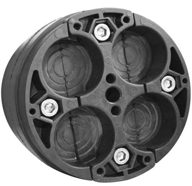 Wanddurchführung DN 100 für Saugleitung und Stromkabel, zum Einbau in die Keller-Außenwand des Gebäudes zwischen Regencenter und unterirdischem Speicher, inkl. Gummidichtung mit korrosionsbeständigen Edelstahlpressplatten und Blindeinsätzen für nicht genutzte Durchführungen. | Foto: Mall