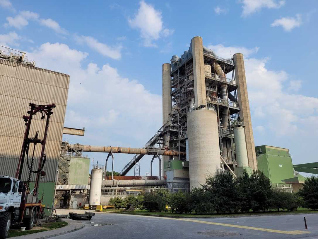 Holcim baut Prototyp für die Dekarbonisierung der Zementindustrie Holcim baut Prototyp für die Dekarbonisierung der Zementindustrie