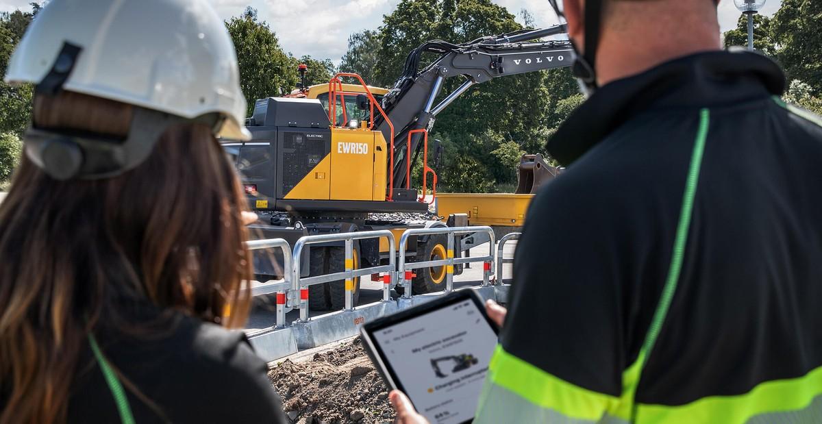 Vorgestellt auf den Volvo Experience Days 2026: der erste vollelektrische Mobilbagger EWR150 von Volvo kommt jetzt auf den europäischen Markt. | Foto: Volvo CE