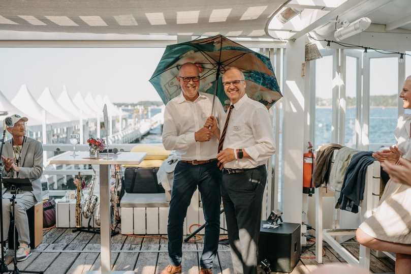 Der schleswig-holsteinische Landwirtschaftsminister Werner Schwarz (rechts) mit dem Präsidenten des FGL S.-H., Joachim Weitzel. | Foto: FGL S.-H