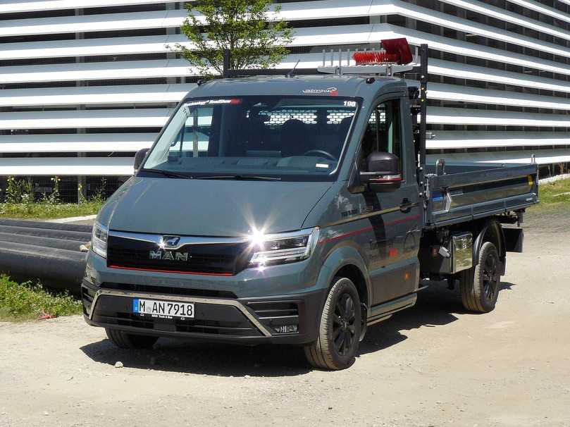 Feiner MAN TGE mit Meiller-Kipper, oben herausgeputzt von MAN Individual, unten mit Allradantrieb. | Foto: Randolf Unruh