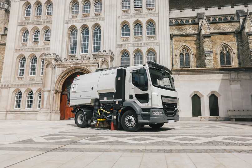 Die 200 kWh Lithium-FE-PO4-Batterie neuester Generation ermöglicht der Bucher Max Powa V65e eine Betriebszeit von bis zu acht Stunden. | Foto: Bucher Municipial Die 200 kWh Lithium-FE-PO4-Batterie neuester Generation ermöglicht der Bucher Max Powa V65e eine Betriebszeit von bis zu acht Stunden. | Foto: Bucher Municipial