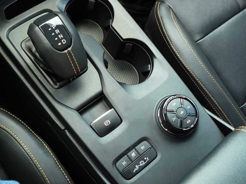 Schaltzentrale: Bedienknauf, Drehregler und Tasten für den perfekten Antrieb. | Foto: Randolf Unruh