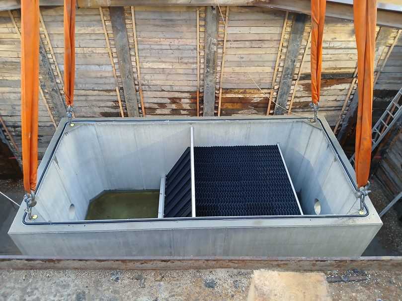 Im ViaTub III befindet sich die Sedimentationseinheit mit den schrägen Lamellen, über die der Schlamm in den Speicher abrutscht. | Foto: Mall