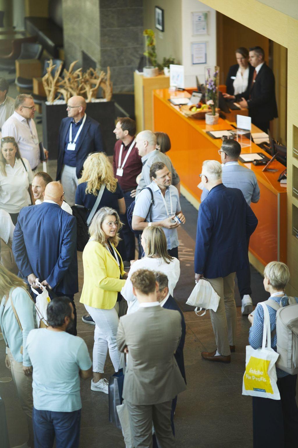 Exklusives Event in Kiel: Die Gäste treffen im Holel Atlantik ein. | Foto: B_I MEDIEN