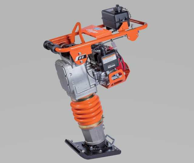 Mächtig Dampf macht der neue Rüttelstampfer Norton Clipper CR 16 mit dem 3,5 PS starken Honda GXR120 Motor. Mächtig Dampf macht der neue Rüttelstampfer Norton Clipper CR 16 mit dem 3,5 PS starken Honda GXR120 Motor.