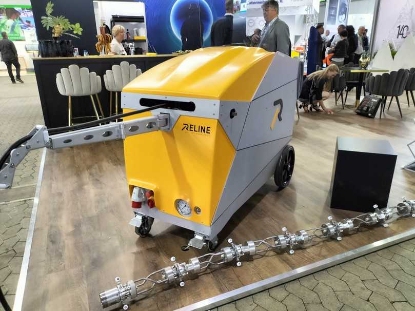 Die UV-Aushärteanlagen RE Compact und RE Compact Plus von Relineeurope bieten ein Einsatzspektrum von DN 150 bis DN 600 und sind auch für die Schachtsanierung bis DN 1000 geeignet. | Foto: B_I/Valdix Die UV-Aushärteanlagen RE Compact und RE Compact Plus von Relineeurope bieten ein Einsatzspektrum von DN 150 bis DN 600 und sind auch für die Schachtsanierung bis DN 1000 geeignet. | Foto: B_I/Valdix