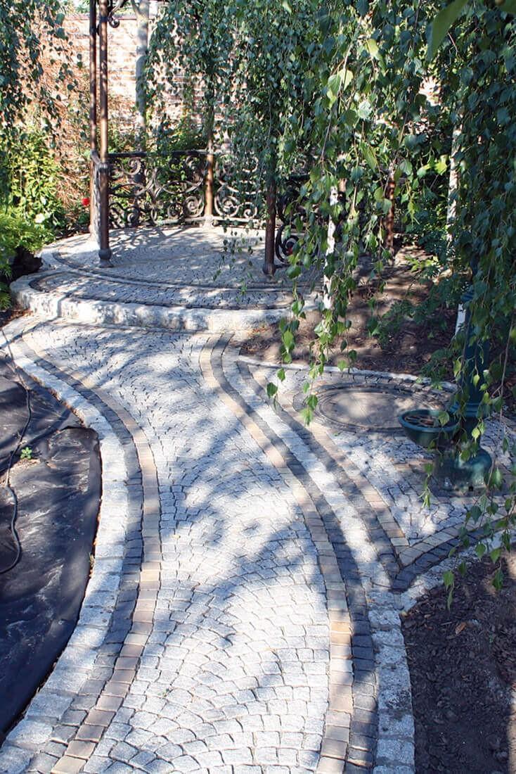 Eine interessante Alternative für romantische Gartenwege: Die Halbschuppe. Eine interessante Alternative für romantische Gartenwege: Die Halbschuppe.