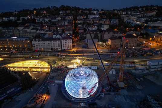 Erste Kuppel an der Staatsgalerie steht