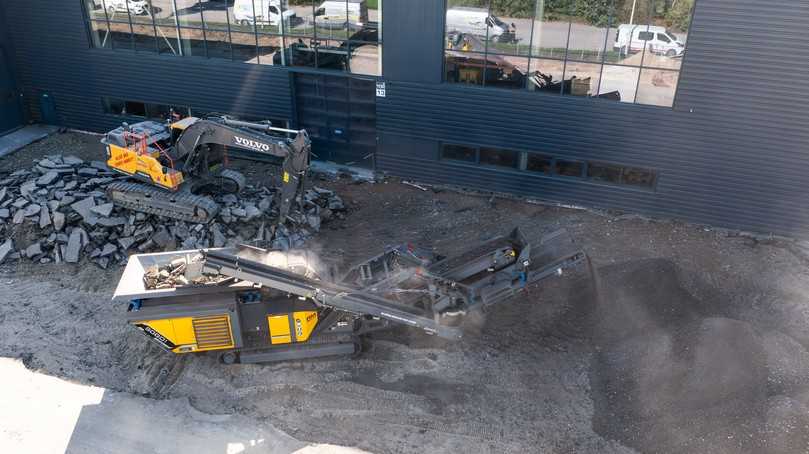 Präzise Fraktionen gefordert: Moderne Asphaltmischwerke setzen zunehmend auf kleinere, exakt definierte Körnungen wie 0/8, 0/11 oder 0/16, da diese beim Erwärmen signifikant Energie einsparen. | Foto: Rubble Master Präzise Fraktionen gefordert: Moderne Asphaltmischwerke setzen zunehmend auf kleinere, exakt definierte Körnungen wie 0/8, 0/11 oder 0/16, da diese beim Erwärmen signifikant Energie einsparen. | Foto: Rubble Master