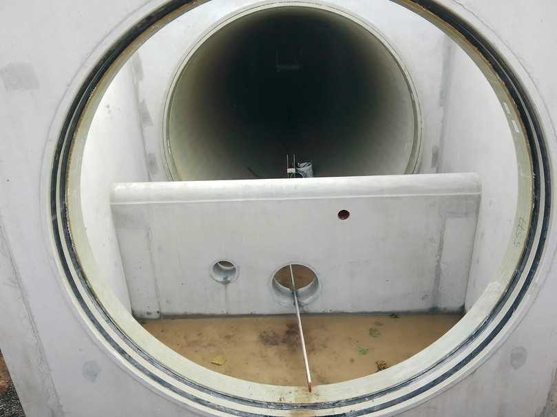 An dieser Schwelle wird die automatische Spüleinrichtung montiert, die den kompletten Kanal mehrmals täglich mit einer Schwallspülung reinigt. | Foto: Abwasserverband Fulda An dieser Schwelle wird die automatische Spüleinrichtung montiert, die den kompletten Kanal mehrmals täglich mit einer Schwallspülung reinigt. | Foto: Abwasserverband Fulda