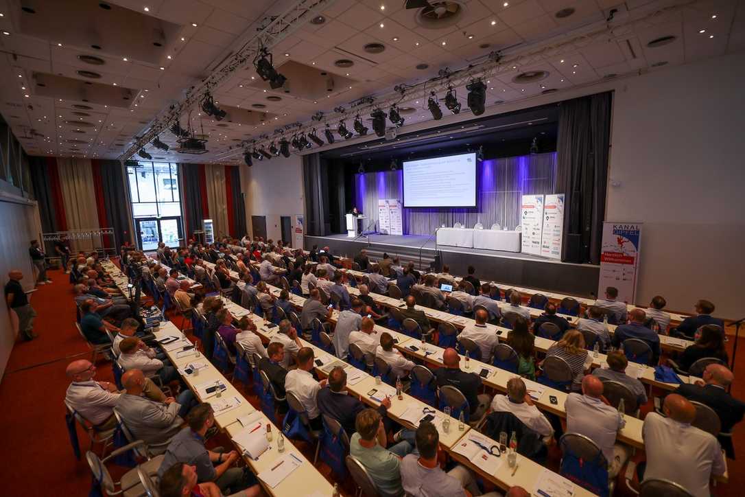 Kanalgipfel in Berlin: Rekordbeteiligung und Lösungen für Entwässerungssysteme Kanalgipfel in Berlin: Rekordbeteiligung und Lösungen für Entwässerungssysteme