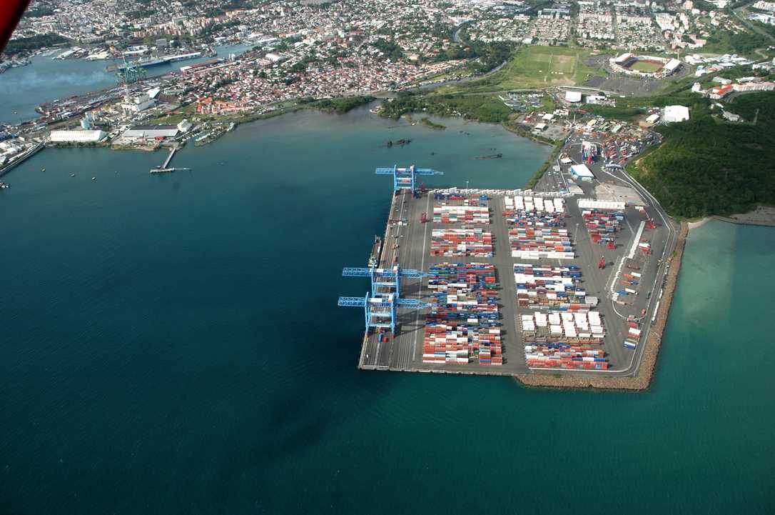 100 Tonnen auf der Rinne: Schwerlast-Entwässerung im Hafen von Martinique