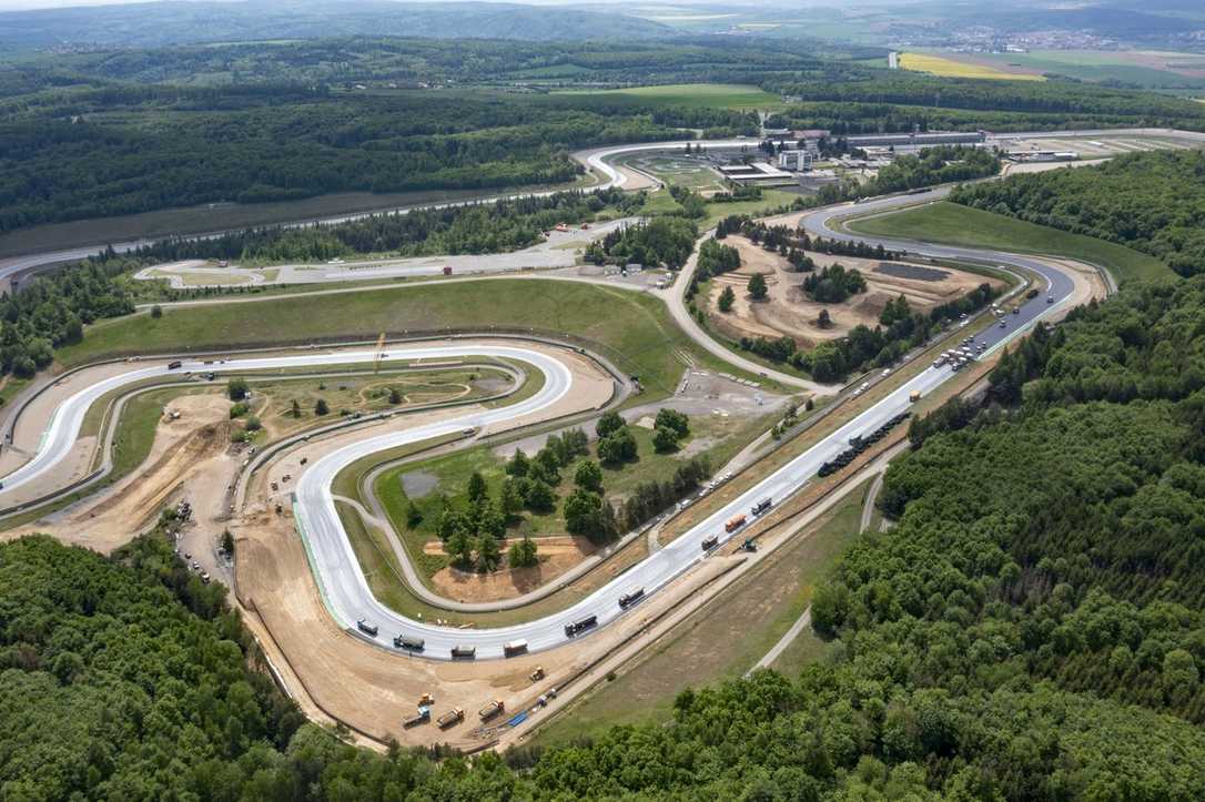 Rennstrecke Brünn: Strabag saniert Masaryk-Ring mit Vögele Technik