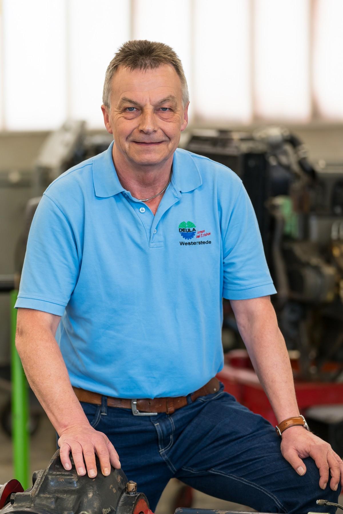 Hinrich Harms ist Industriemeister Kraftverkehr und Ausbilder bei der Deula in Westerstede. | Foto: Deula