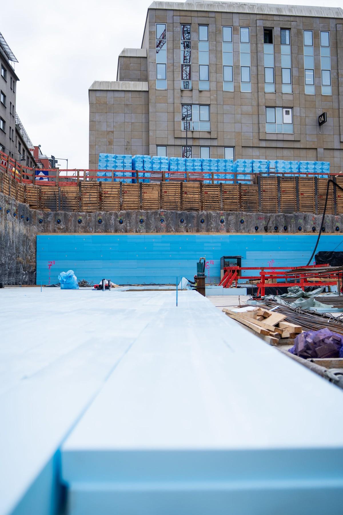 Lastabtragende Wärmedämmung unter der Gründungsplatte: „Ravatherm XPS 700 SL“ zählt zu den belastbarsten Dämmstoffen in dieser Anwendung. | Foto: Ravago