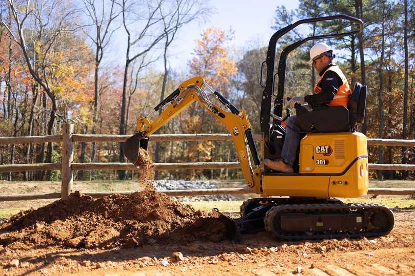 Der Cat-Minibagger 301CR (Compact Radius) wird auf der Fachmesse GaLaBau 2026 in Nürnberg erstmals in Europa präsentiert. | Foto: Caterpillar