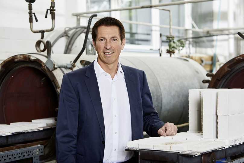 "Wir können das Ruder herumreißen, wenn die politischen Rahmenbedingungen stimmen: Entbürokratisierung, verlässliche Förderung und ein klares Ja zum Wohnungsneubau.“ Roland Meißner | Foto: Bundesverband Kalksandsteinindustrie/Henning Stauch