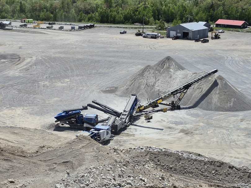 Die indigene Gemeinschaft Garden River First Nation liefert im Rahmen eines aktuellen Projekts Gesteinskörnungen für einen 16 Kilometer langen Abschnitt des Highways 17A dank moderner Kleemann Anlagen. | Foto: Wirtgen Group