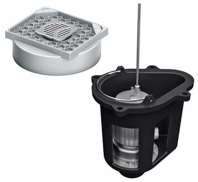 Für die Installation durch den Sanitärfachbetrieb werden das dreh- und höhenverstellbare Aufsatzstück und Elektropaket (Pumpe, Steuergerät, Kabel und Stecker) bereitgestellt. Das Aufsatzstück hat einen vollwertigen Bodenablauf mit Geruchsverschluss.