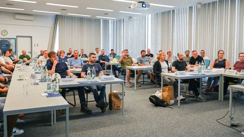 Sicherheitsschulung im IKT: Erst die Theorie, dann die Praxis. | Foto: IKT