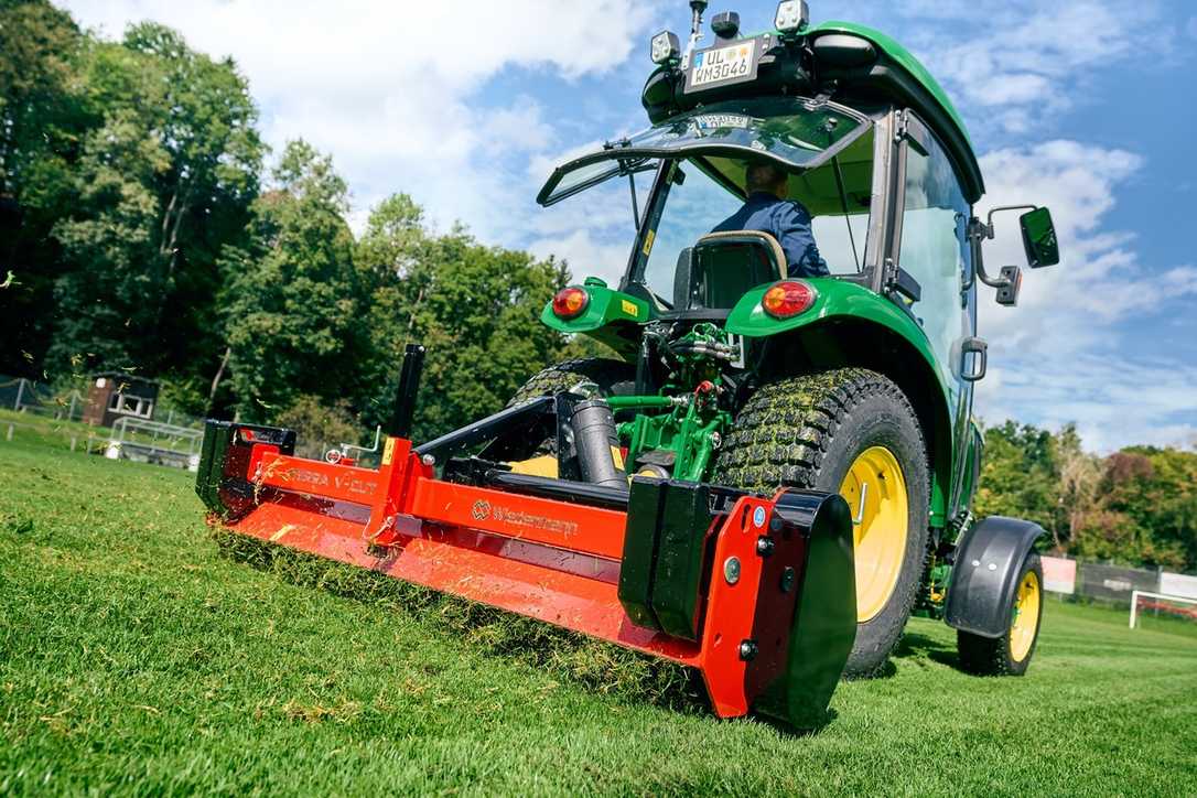 Wiedenmann Terra V-Cut: Neuer Profi-Vertikutierer Wiedenmann Terra V-Cut: Neuer Profi-Vertikutierer