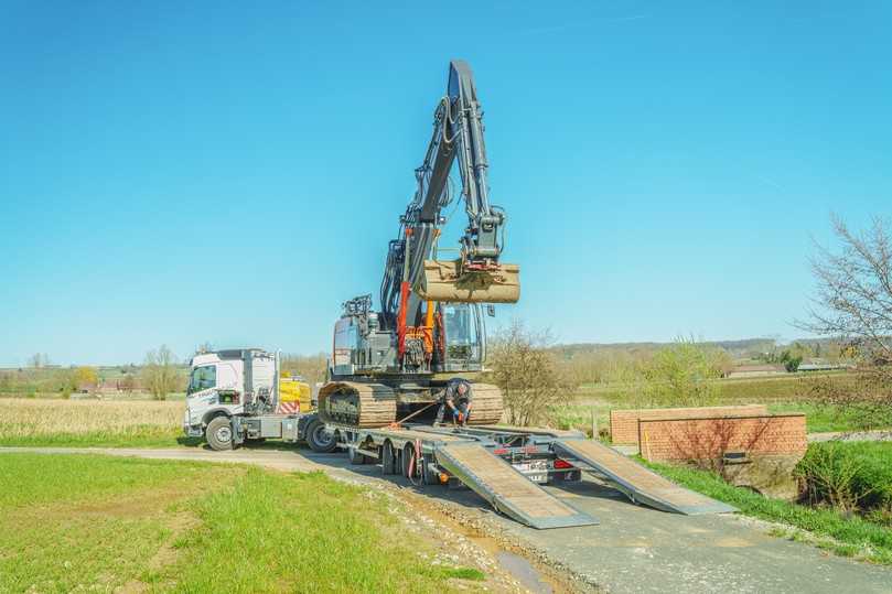 Die hydraulische Verbreiterung des Multimax Semi-Tiefladers macht sich in Zahlen bemerkbar. | Foto: Faymonville