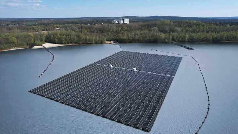 Der Ausbau schwimmender Solaranlagen in Sand- und Kiesabbaustätten bleibt laut MIRO-Bundesverband weit hinter seinem Potenzial zurück. Der Grund: bürokratische Hürden und veraltete Vorschriften. | Foto: MIRO Der Ausbau schwimmender Solaranlagen in Sand- und Kiesabbaustätten bleibt laut MIRO-Bundesverband weit hinter seinem Potenzial zurück. Der Grund: bürokratische Hürden und veraltete Vorschriften. | Foto: MIRO