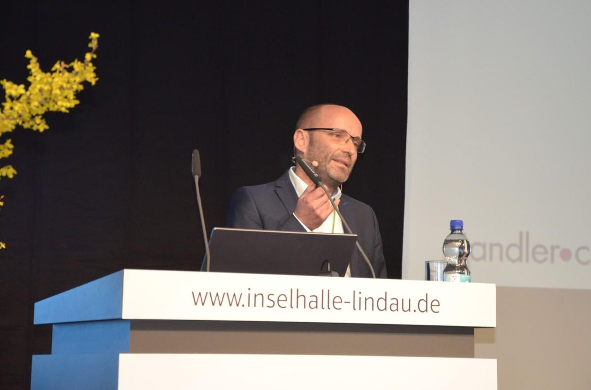 Stefan Schmidbauer ging u.a. auf bedarfsgerechte Maßnahmen auf der Basis von digitalisierten Arbeitsprozessen ein. | Foto: B_I/Valdix