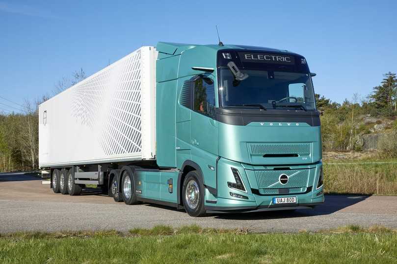 Die neuen FH Aero Electric mit E-Achse kommen immer mit einer zusätzlichen 4,5-t-Nachlaufachse auf die Straße. | Foto: FH