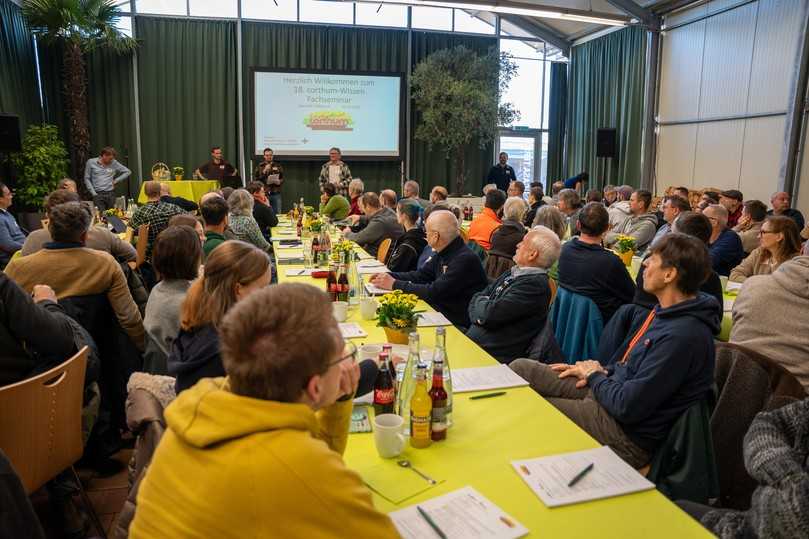 Die Fortbildung war ausgebucht: Landschaftsarchitekten, kommunale Entscheider und Ausführende lauschten im Fachseminar den Vorträgen. | Foto: Petra Reidel Die Fortbildung war ausgebucht: Landschaftsarchitekten, kommunale Entscheider und Ausführende lauschten im Fachseminar den Vorträgen. | Foto: Petra Reidel