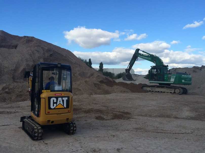 Die Baggerstunde kann auf dem großen Hydraulik-Kettenbagger oder auf dem Minibagger verbracht werden. | Foto: Wiwa Wilko Wagner GmbH
