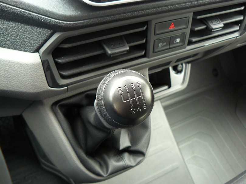 Das Schaltgetriebe? Geht so, attraktiver und empfehlenswerter ist die verfügbare Achtgang-Automatik. | Foto: Randolf Unruh