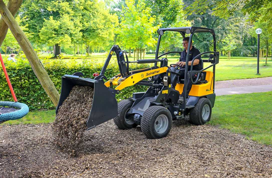 Neuer E-Lader von Schäffer für emissionsfreie Arbeiten