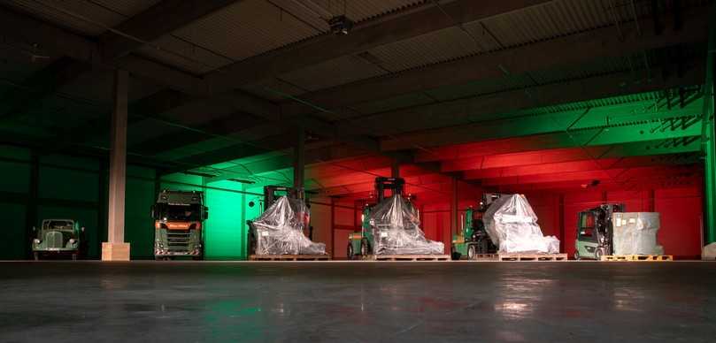 Bei der Eröffnung erstrahlte das Innere des Logistikcampus in den Farben von Max Wild. | Foto: Max Wild Bei der Eröffnung erstrahlte das Innere des Logistikcampus in den Farben von Max Wild. | Foto: Max Wild