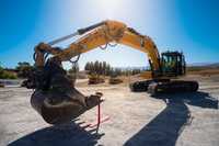 Sebastian Behr greift nach der Bagger-Krone