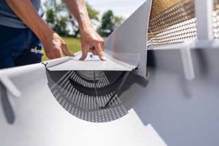 Laub, Schnee und Regen im Griff