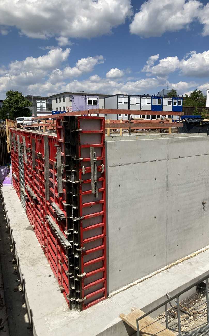 Den Schul-Erweiterungsbau erstellte das Bauunternehmen Otto Reischl mit der Wandschalung "Mammut 350". | Foto: Meva Den Schul-Erweiterungsbau erstellte das Bauunternehmen Otto Reischl mit der Wandschalung "Mammut 350". | Foto: Meva