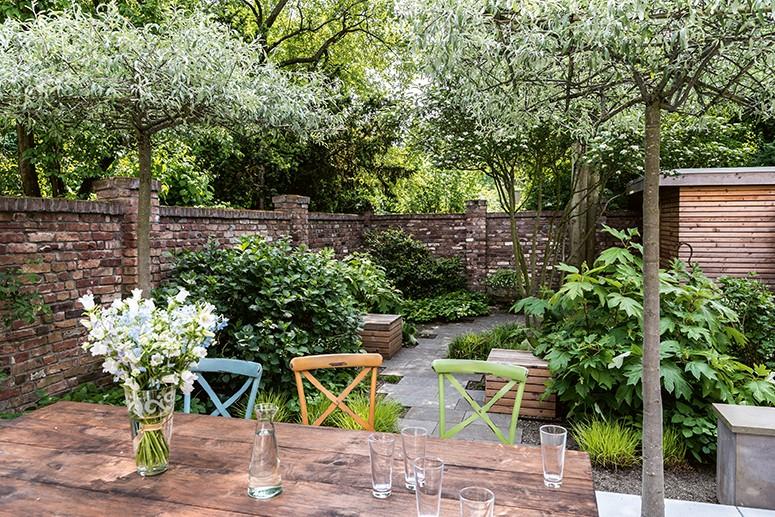 Kleine Gätrten können sich zu kleinen Oasen entwickeln. | Foto: Callwey