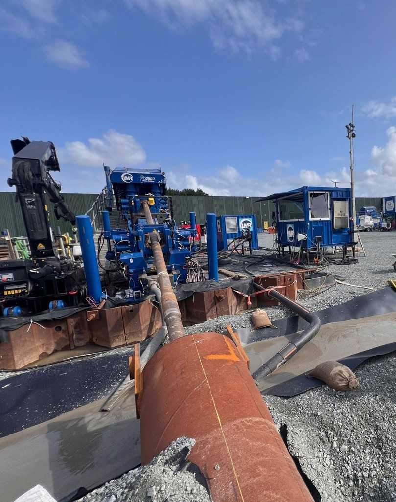 Eine HDD-Großbohranlage während der Pilotbohrung durch eines der Casings | Foto: LMR Drilling Eine HDD-Großbohranlage während der Pilotbohrung durch eines der Casings | Foto: LMR Drilling