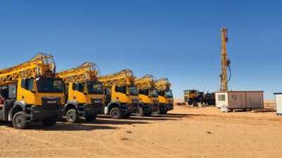 Großauftrag in Algerien: Zehn Bauer RB 50 für den Brunnenbau in der Sahara